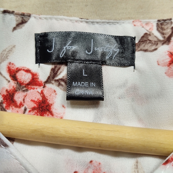 J for Justify floral blouse - Picture 4 of 9